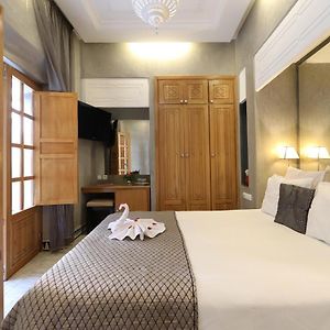 Camera con letto king size